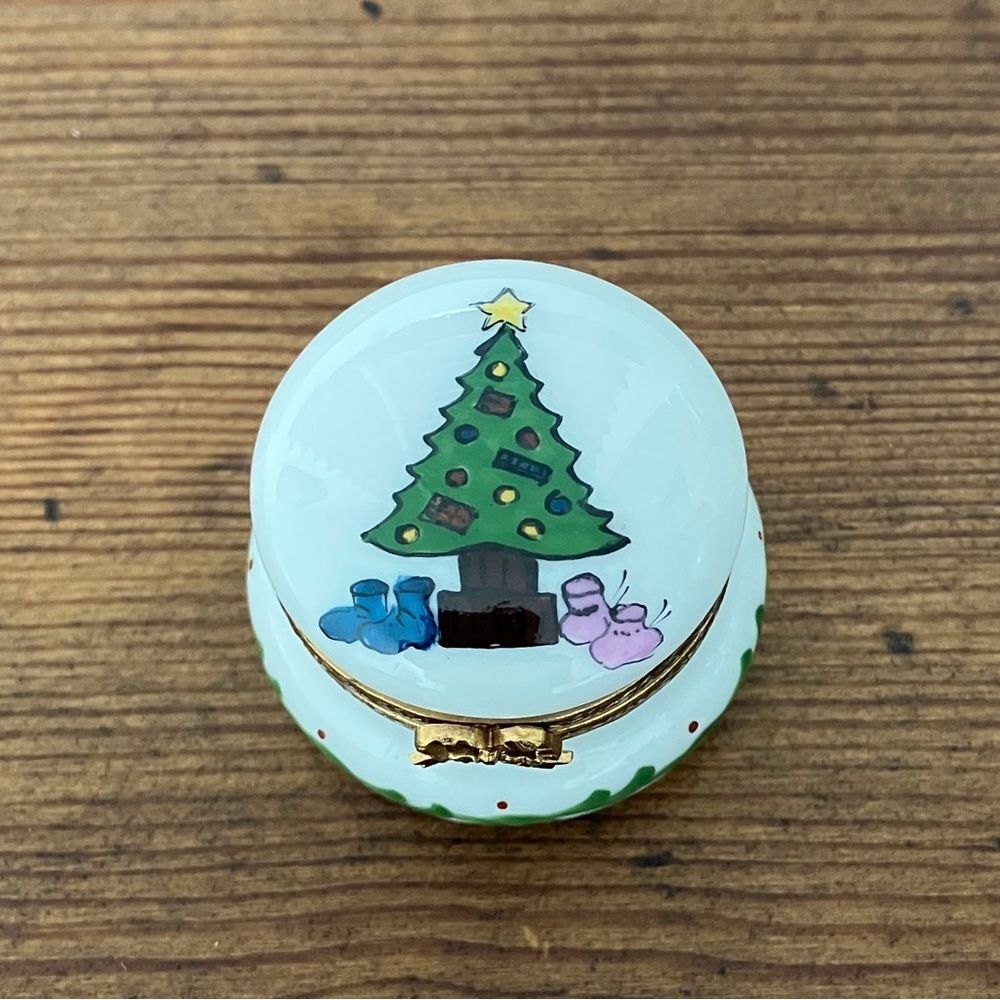 Peint Main Limoges Enamel Christmas Tree Trinket Box